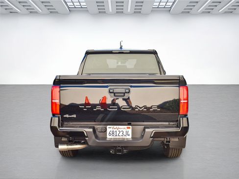 Used 2025 Toyota Tacoma SR5 image 6
