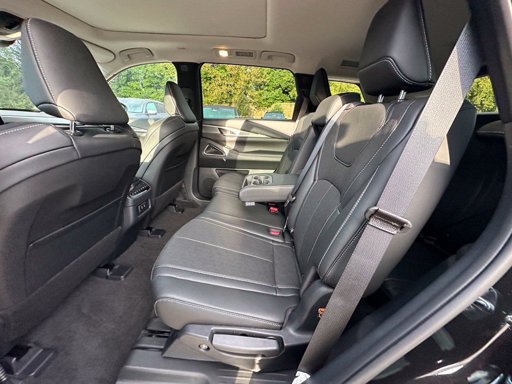 Certified 2027 INFINITI QX60 Luxe w/ Family Package AWD/4WD image 18