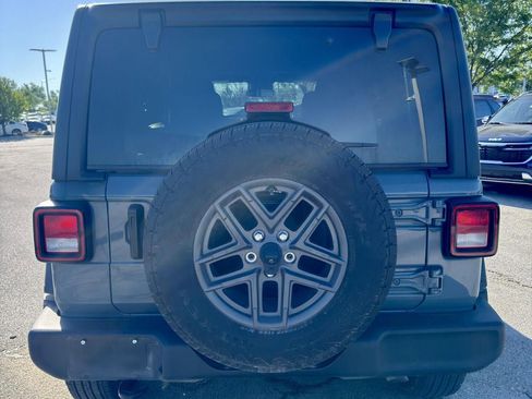 Used 2024 Jeep Wrangler Sport S image 4