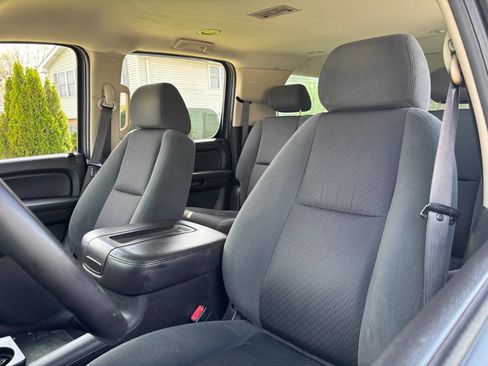 Used 2009 Chevrolet Suburban LT w/ Convenience Package 1 image 3