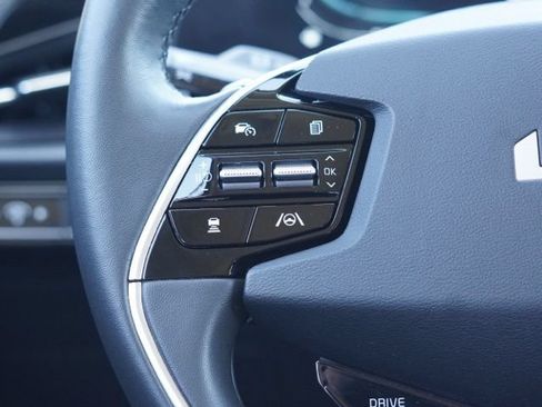Used 2025 Kia Niro EX FWD image 22