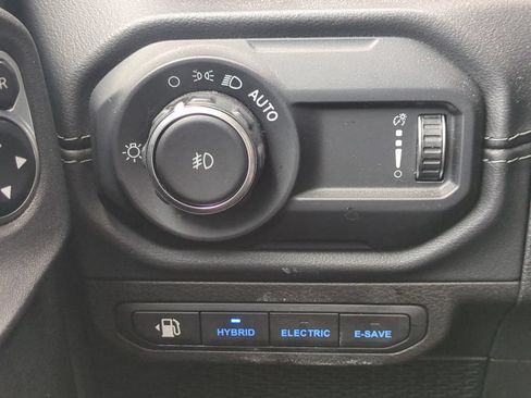 Used 2024 Jeep Wrangler Unlimited Rubicon 4xe AWD/4WD image 26