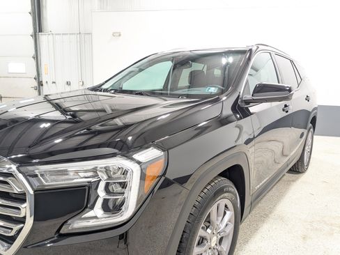 Used 2022 GMC Terrain SLT w/ Tech Package image 7