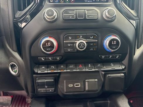 Used 2021 GMC Sierra 1500 AT4 w/ AT4 Premium Package AWD/4WD image 21