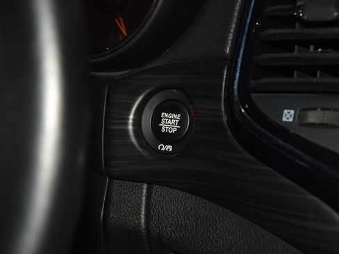 Used 2020 Jeep Grand Cherokee Altitude image 32