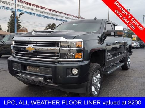 Used 2017 Chevrolet Silverado 2500 High Country w/ Duramax Plus Package image 3