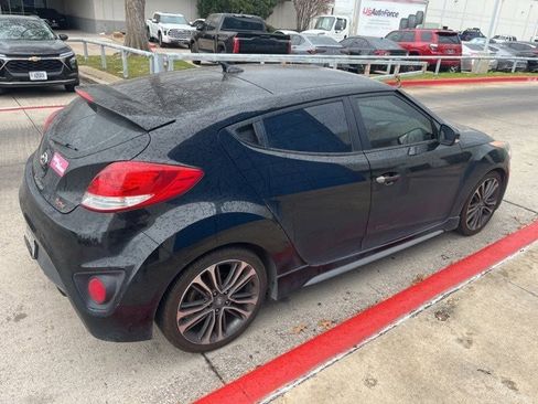 Used 2016 Hyundai Veloster Turbo image 3