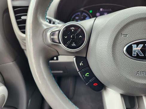 Used 2016 Kia Soul EV + w/ Paint Protection Film Package image 19
