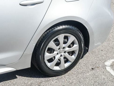 Used 2022 Toyota Corolla LE FWD image 11