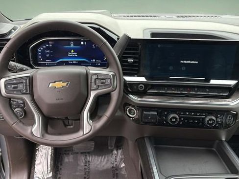 Used 2025 Chevrolet Silverado 2500 LTZ w/ LTZ Plus Package AWD/4WD image 11