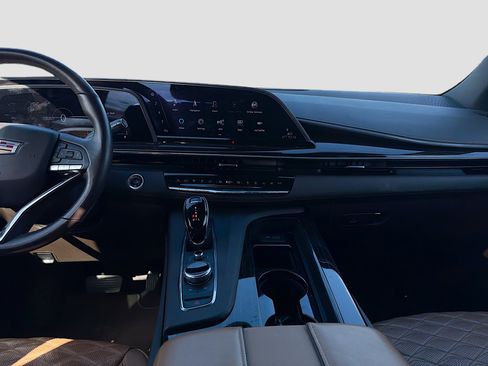 Used 2023 Cadillac Escalade Premium Luxury image 20