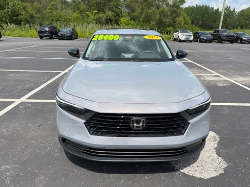 Used 2025 Honda Accord SE image 9