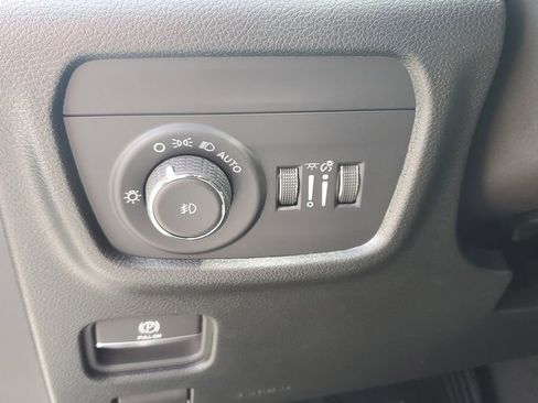 New 2025 Jeep Grand Cherokee Limited w/ Black Appearance Package image 25