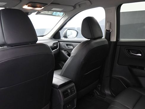 Used 2024 Nissan Rogue SL AWD/4WD image 21