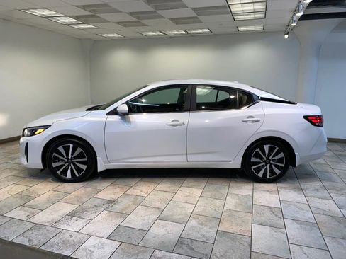 Used 2024 Nissan Sentra SV w/ SV Premium Package image 4