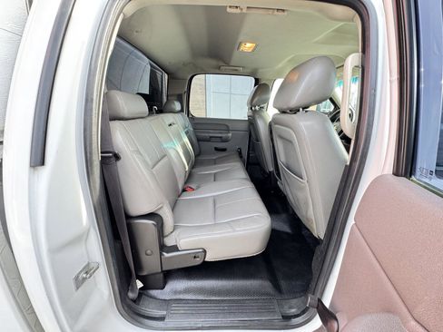 Used 2014 Chevrolet Silverado 2500 W/T image 35