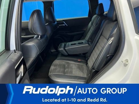 Used 2023 Mitsubishi Outlander SE image 23