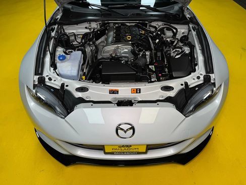 Used 2016 MAZDA MX-5 Miata Club image 43