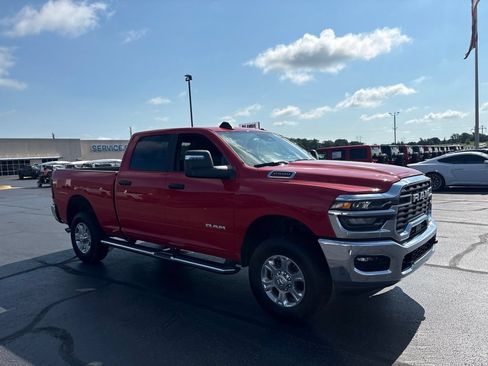 Used 2026 RAM 2500 Big Horn AWD/4WD image 7