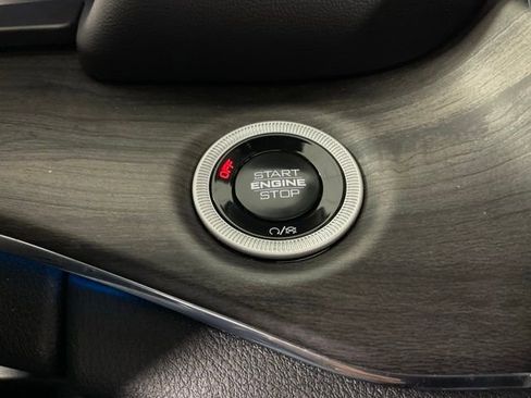 Used 2025 Jeep Grand Cherokee Overland w/ Adv Protech Group III image 17