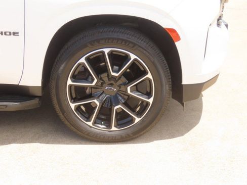 Used 2022 Chevrolet Tahoe RST w/ Sport Performance Package AWD/4WD image 7
