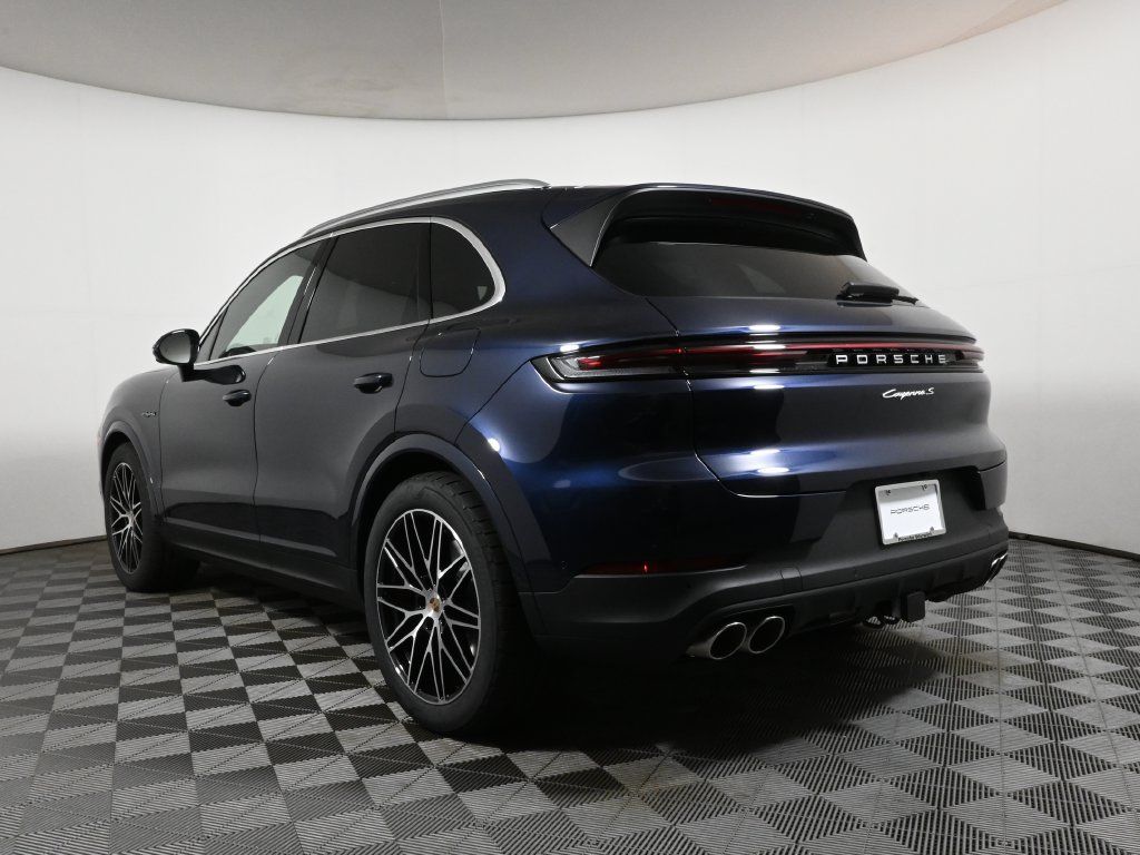Used 2026 Porsche Cayenne S AWD/4WD image 3