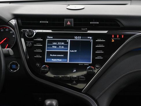 Used 2018 Toyota Camry XSE FWD image 15