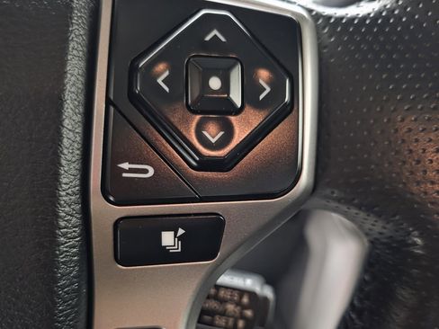 Used 2024 Toyota 4Runner SR5 Premium image 6