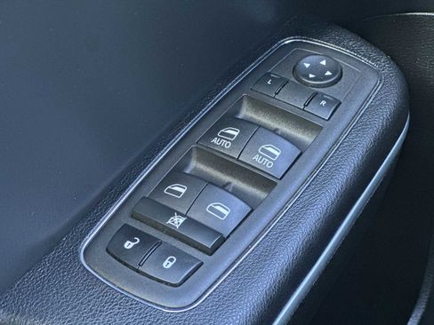 Certified 2022 Dodge Charger SXT w/ Leather Interior Group image 15