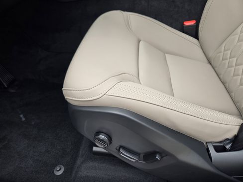 New 2026 Volvo XC60 B5 Plus w/ Protection Package Premier image 27