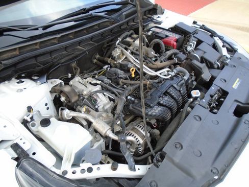 Used 2024 Nissan Altima 2.5 SV FWD image 18