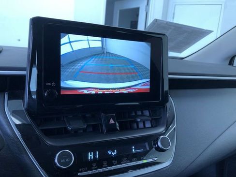 Used 2025 Toyota Corolla LE image 29