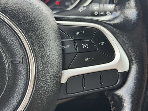 Used 2020 Jeep Compass Limited AWD/4WD image 17