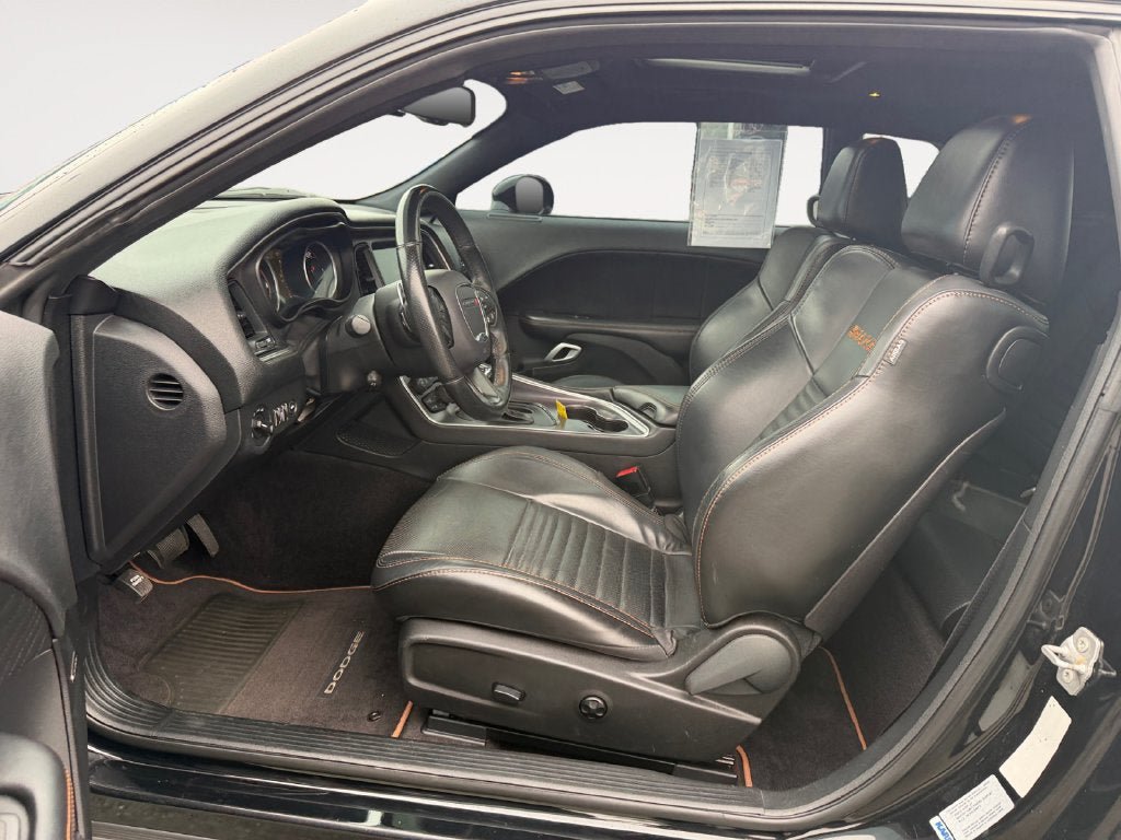 Used 2016 Dodge Challenger R/T Plus RWD image 6