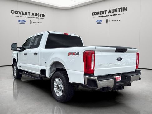 Certified 2025 Ford F250 XLT w/ FX4 Off-Road Package AWD/4WD image 4