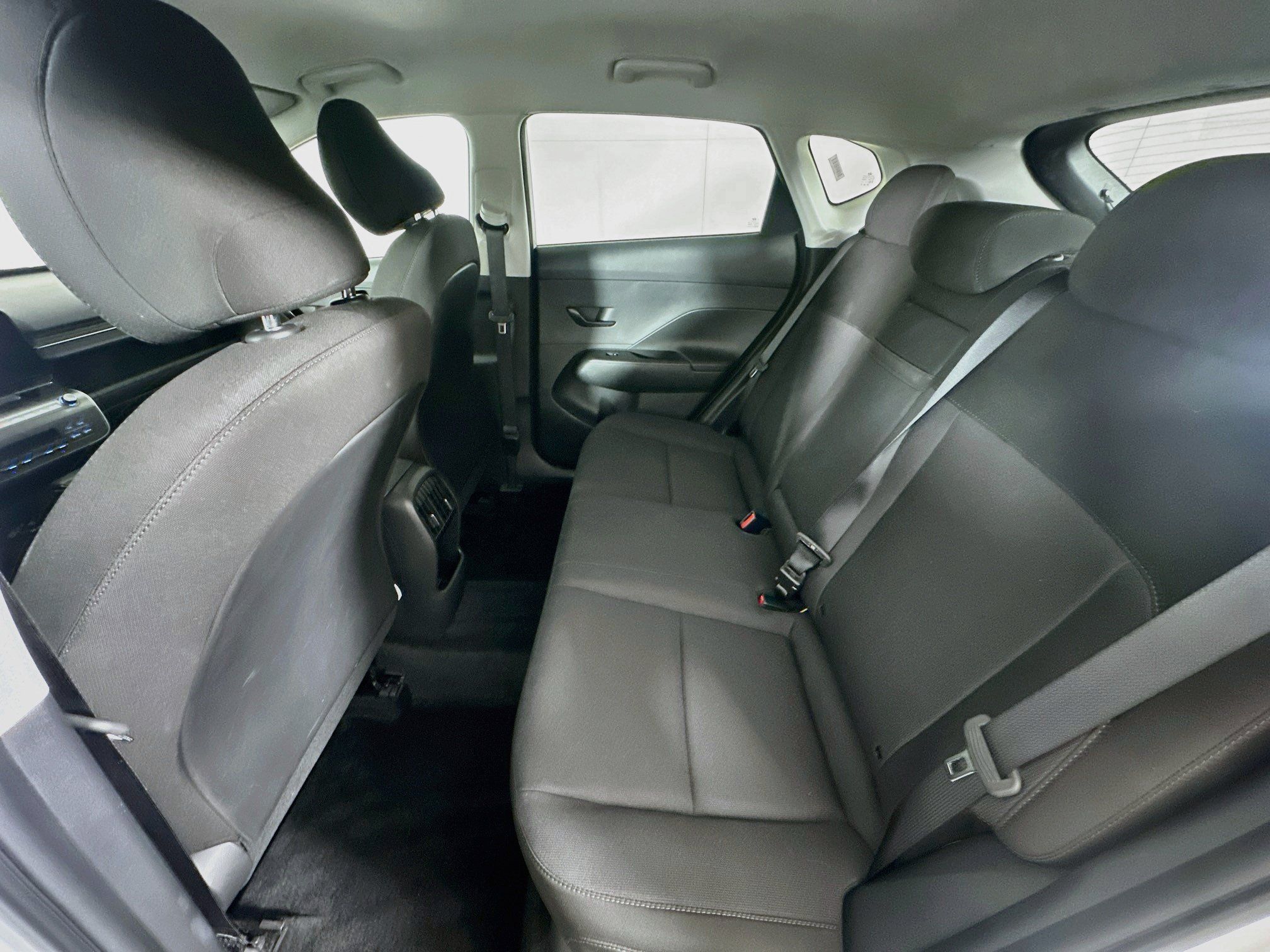 Used 2025 Hyundai Kona SEL FWD image 27