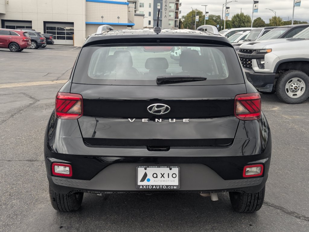 Used 2026 Hyundai Venue SEL FWD image 7