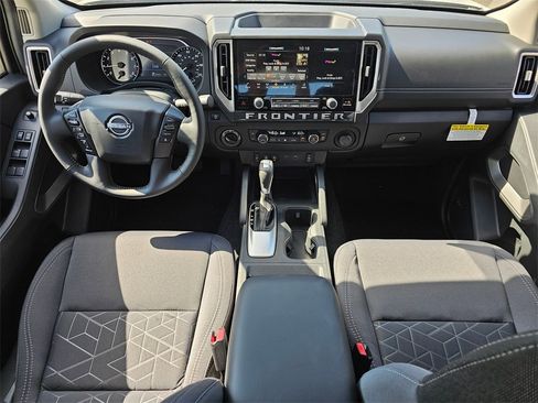 New 2025 Nissan Frontier SV w/ SV Convenience Package image 6