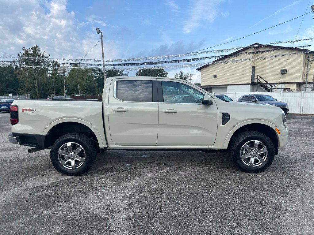 Used 2026 Ford Ranger Lariat w/ FX4 Off-Road Package AWD/4WD image 4
