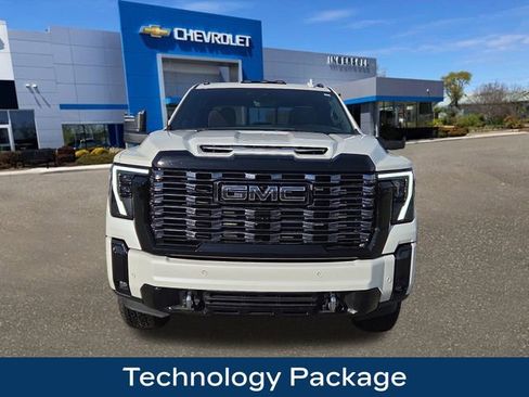 Used 2025 GMC Sierra 3500 Denali Ultimate image 3