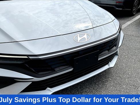 Used 2025 Hyundai Elantra Sport FWD image 42