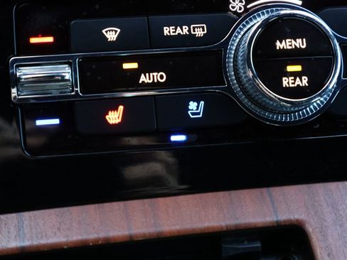 Used 2020 Lincoln Navigator Reserve w/ Equipment Group 208A Reserve image 30