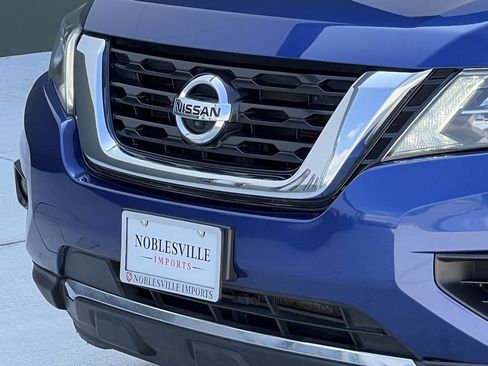 Used 2020 Nissan Pathfinder Platinum image 12