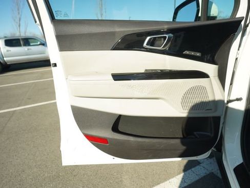 Used 2022 Kia Carnival SX Prestige image 15