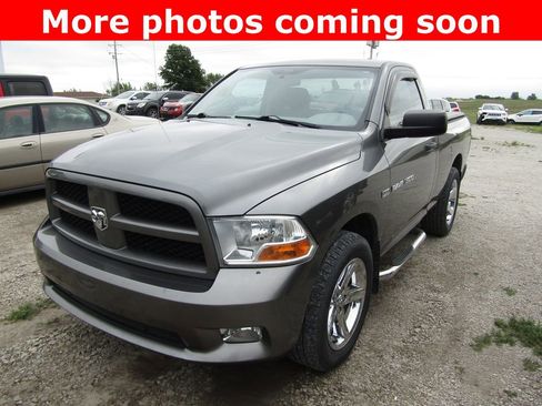 Used 2012 RAM 1500 Express RWD image 1