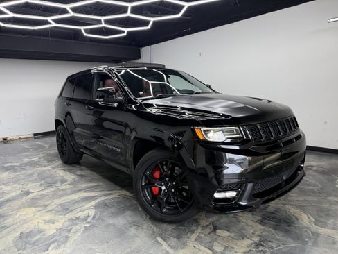 Used 2017 Jeep Grand Cherokee SRT AWD/4WD image 6
