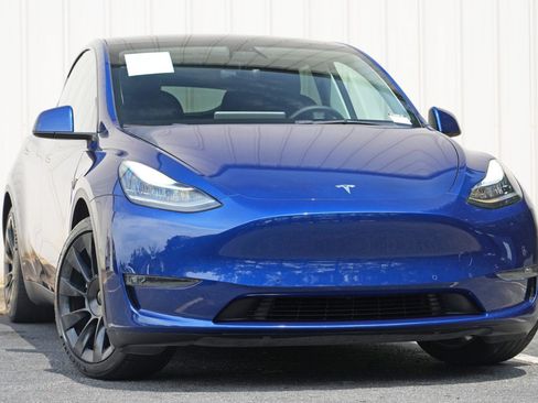 Used 2021 Tesla Model Y Long Range AWD/4WD image 4