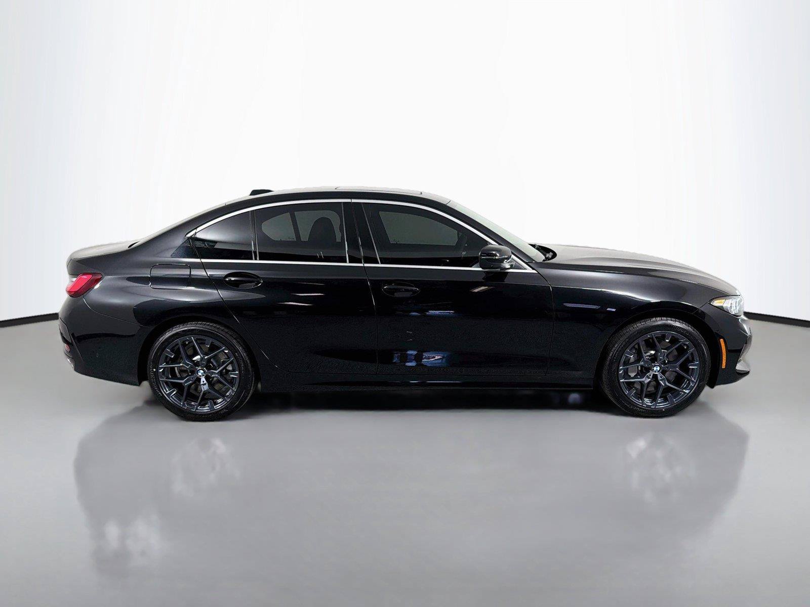 New 2026 BMW 330i xDrive Sedan w/ Premium Package AWD/4WD image 4