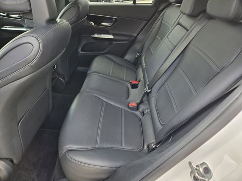 Used 2023 Mercedes-Benz GLC 300 4MATIC image 18