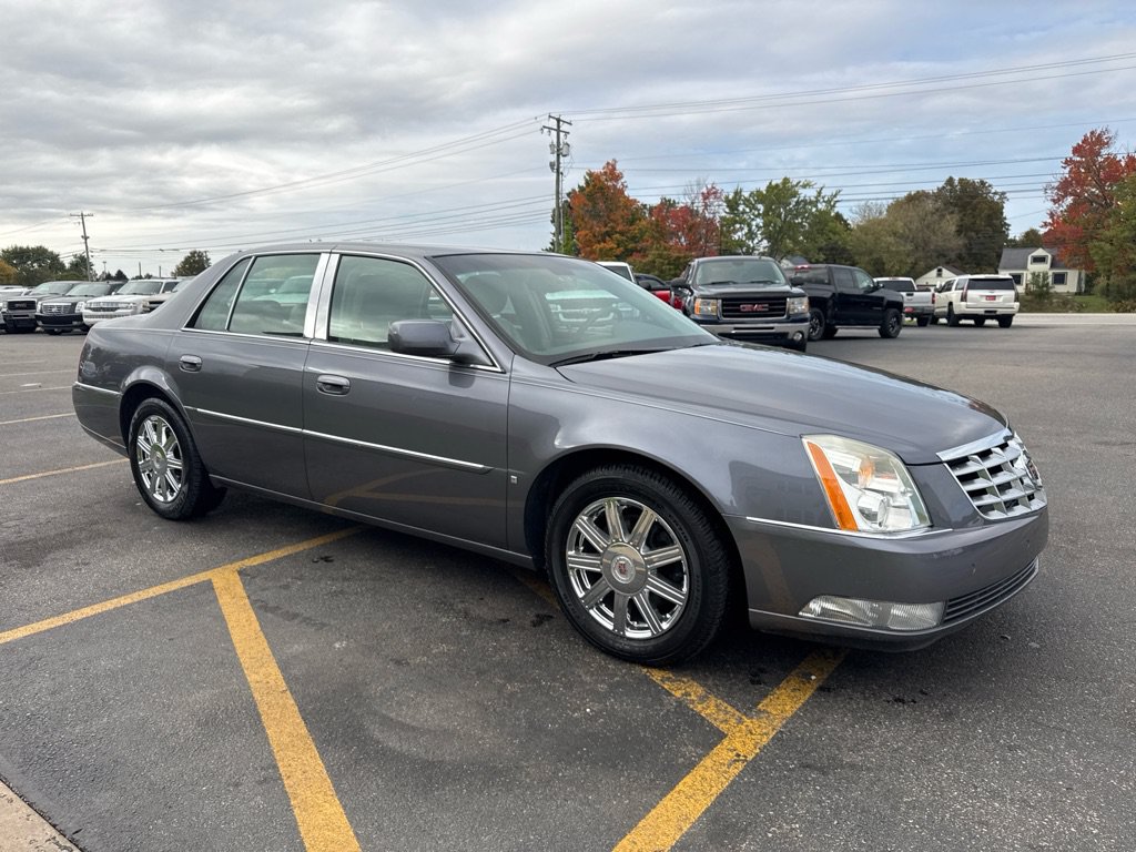 Used 2008 Cadillac DTS FWD image 4
